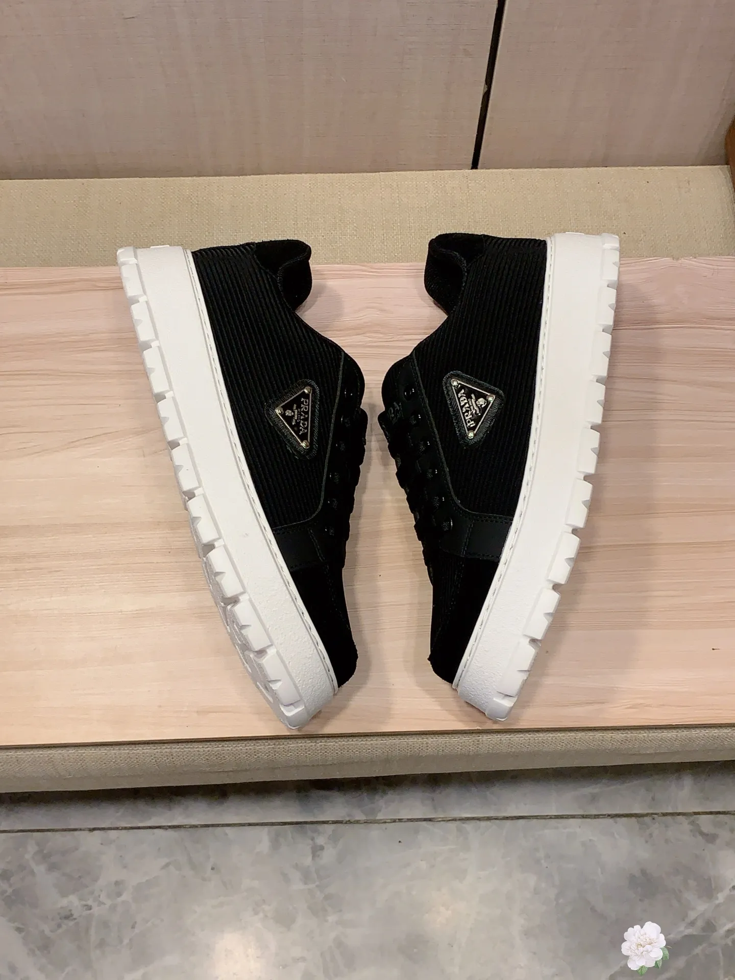Men's Men's Shoes💰442💰💰🎩🎩[Lightning][Lightning] "PRADA*" The latest and most popular casual shoes, top brand [seduce] luxury ~ purchasing agency, top quality ~. [Strong] The upper is made of imported breathable and polished cowhide material ➕ Breathable sheepskin feet (•) with fine workmanship. Original stylish and stylish soft rubber wear-resistant and non-slip outsole, light and comfortable on the feet, the real thing looks better when photographed, 305: code: 38-44, 3️⃣ colors selected